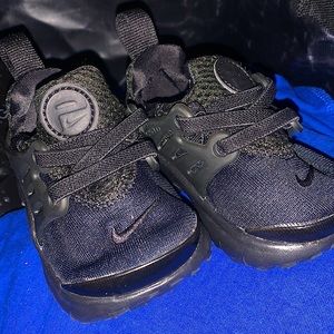 Presto 3.5c and ugg slippers 4c